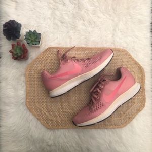 Nike Zoom Pegasus Sneakers